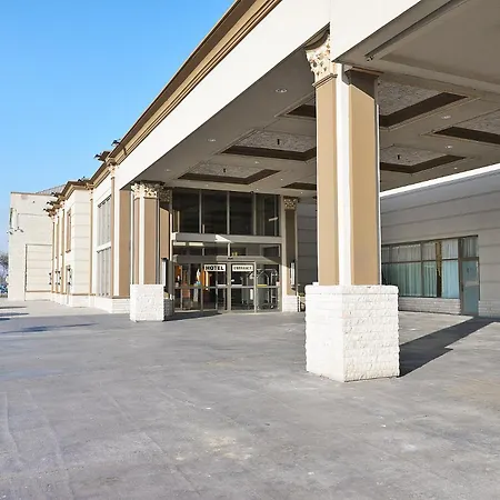 Woodbine Hotel & Suites-2