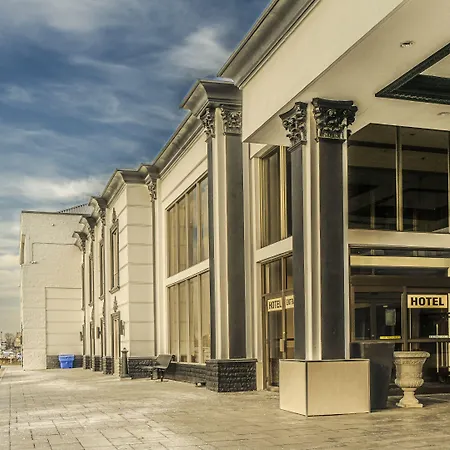 Woodbine Hotel & Suites-3